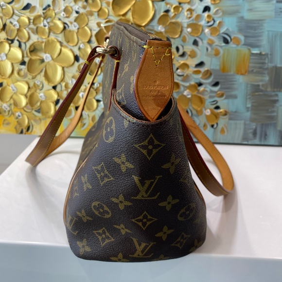 Louis Vuitton Monogram Canvas Totally PM Bag - Picture 4 of 12